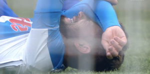 Brutto infortunio per Mertens, l'attaccante esce in lacrime: cosa è successo