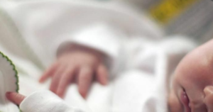 Neonato ricoverato a Napoli con ustioni gravissime, ai genitori erano stati tolti altri figli