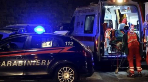 Tragedia a Bacoli, uomo trovato riverso sul pavimento di casa in una pozza di sangue