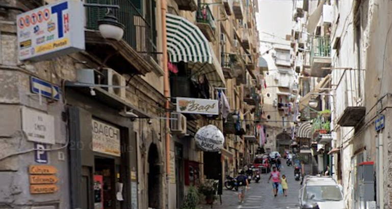 Addio ad Andrea Palmieri, il 'Tabaccaio' dei Quartieri Spagnoli: via San Mattia piange la sua scomparsa