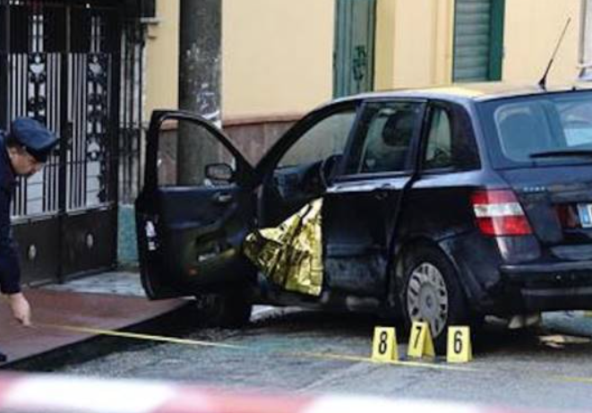 Crivellato di colpi per aver tradito il clan, dopo 20 anni arrestati killer e mandante