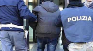 Napoli, arrestati tre minorenni per tentato omicidio e porto d’arma