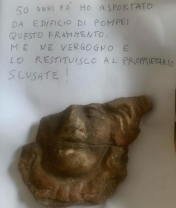 Ruba reperto storico a Pompei e lo restituisce dopo 50 anni: "Mi vergogno"