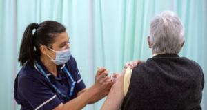 Napoli, parte sabato la campagna vaccinale per anziani over 80