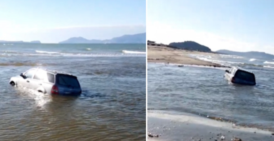 Auto trovata in mare e poi recuperata a Licola, multato il proprietario: "Volevo provarla sulla sabbia"