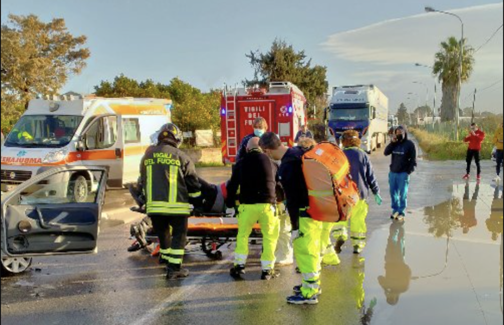 Drammatico incidente, morta bimba di 3 anni e mezzo: gravissima la sorellina di 6