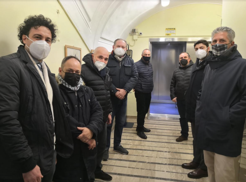Napoli, riapre l'ascensore di Chiaia: da oggi ripristinato il servizio