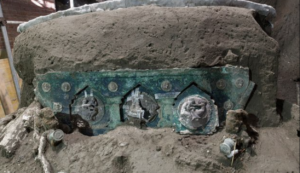 Eccezionale scoperta a Pompei, ritrovato un carro per le cerimonie di nozze dell'aristocrazia