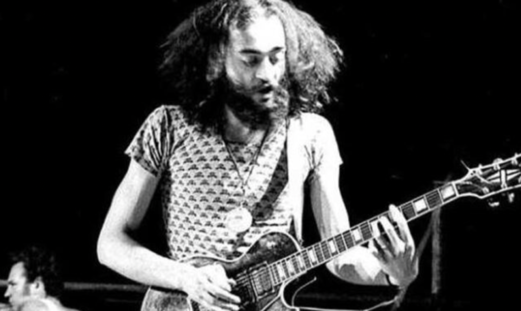 Lutto nel mondo della musica napoletana, addio a Danilo Rustici: fondatore degli Osanna