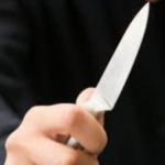 Napoli, accoltella la moglie e si costituisce: la donna è deceduta al Cardarelli