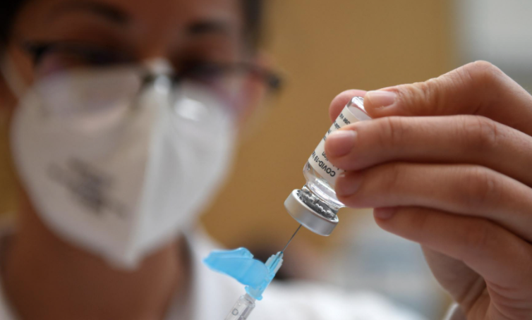 Vaccini Covid a Napoli, open day per gli over 18: quando e dove