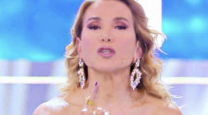 Barbara D'Urso su tutte le furie: "Disgraziata, mi prendo la responsabilità di quello che dico"