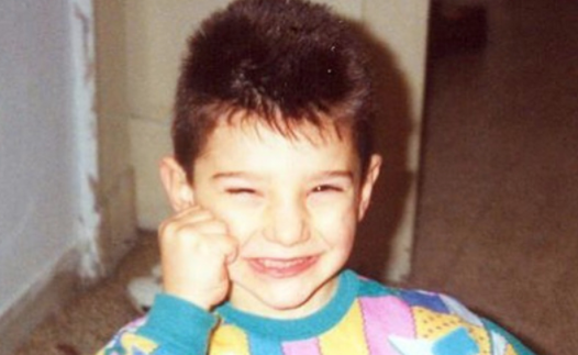 Stefano De Martino e la foto da bambino che scatena i fan: "Non è possibile"