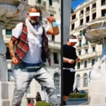 Napoli, ballano e saltano sulla storica Fontana del Gigante: il video scatena la polemica