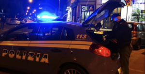 Napoli, festa in piazza con fuochi d'artificio: arriva la polizia