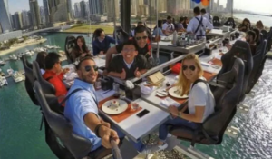 ‘Dinner in the Sky’ in Campania, arriva il ristorante sospeso nel vuoto