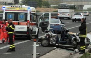 Dramma a Roccaromana, si schianta con l'auto: muore ex maresciallo della Finanza