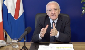 Cosa ha detto Vincenzo De Luca in diretta Facebook