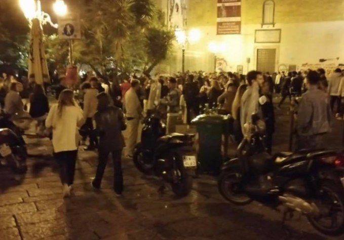 Zona gialla e movida fuori controllo, la rabbia del gestore di B&B: "Ora ci chiudono, già non lavoriamo da un anno"