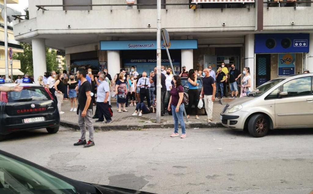 Tragedia a San Nicola la Strada, mamma e figlia investite da minicar: Rossana non ce l'ha fatta