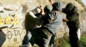 Aggressione a Pianura, cardiopatico preso di mira da un gruppo di bulli