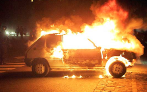 auto in fiamme casertano