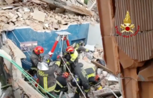 crollo palazzina Torino bimbo morto Aron