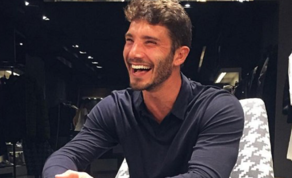 Stefano De Martino innamorato: per chi batte il cuore dell'ex marito di Belen