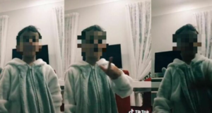 Samuele, morto dopo la caduta dal balcone su TikTok il video inquietante: "Ti butto giù",