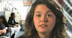 chiude figlio bagagliaio