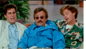 Portano il cadavere di un uomo alla Posta per ritirare la pensione: lo camuffano e lo portano morto