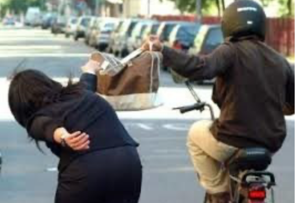 scippa donna napoli muore