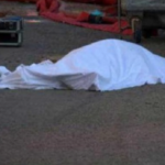 Napoli, 28enne ucciso con 5 colpi di pistola alla testa: il corpo in un giardinetto