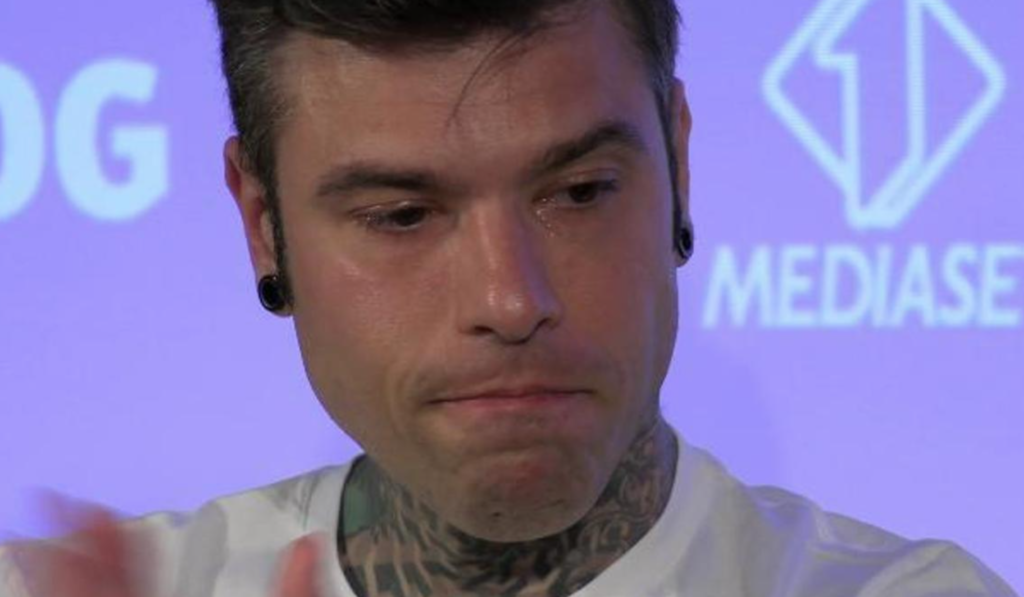 Fedez parla della sua malattia dopo l'esame: "Ho lo stesso tumore di Steve Jobs, ma sono stato fortunato"