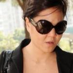 Cinese sputa contro carabinieri