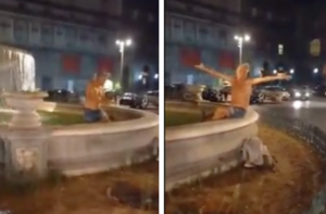 Turista fa bagno fontana Carciofo