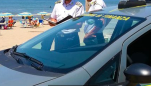 3euro per entrare alla spiaggia libera