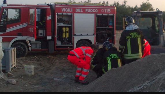 Dramma ad Arezzo, operaio muore schiacciato da una betoniera: era originario di Napoli