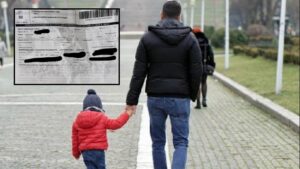 A passeggio con il figlio di 4 anni, multa al papà di 400 euro: "Attività ludica ingiustificata"