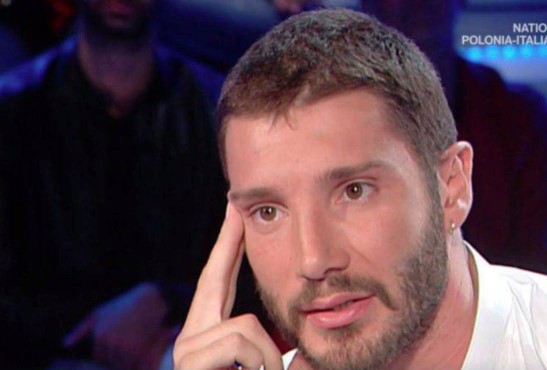 Grande dilemma per Stefano De Martino, il ballerino napoletano prede una scelta