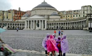 Meteo Napoli, stop al clima estivo: in arrivo temporali e calo delle temperature