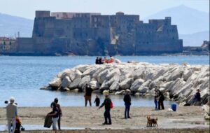 Meteo in Campania, ultimi giorni di freddo e pioggia: arriva il bel tempo