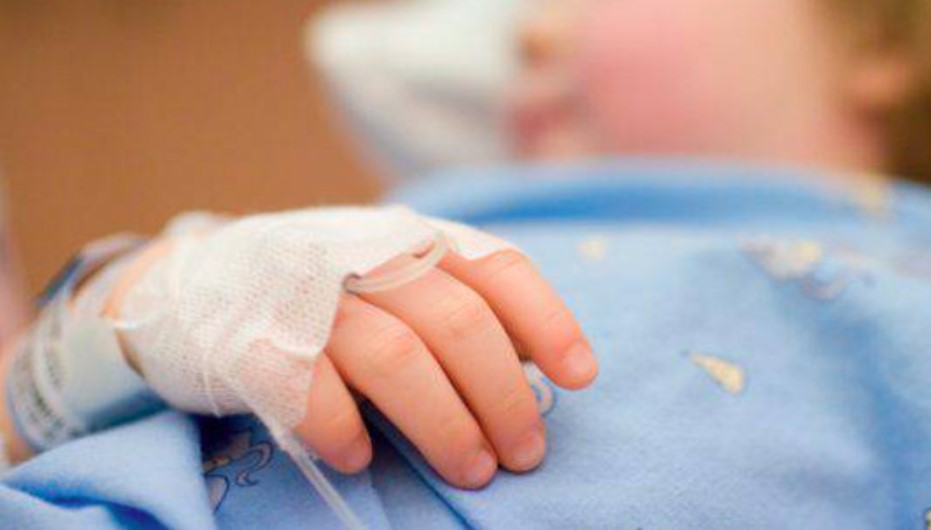 Nonni uccidono il nipotino di 2 anni e gettano il corpo nella stufa: "Piangeva troppo"