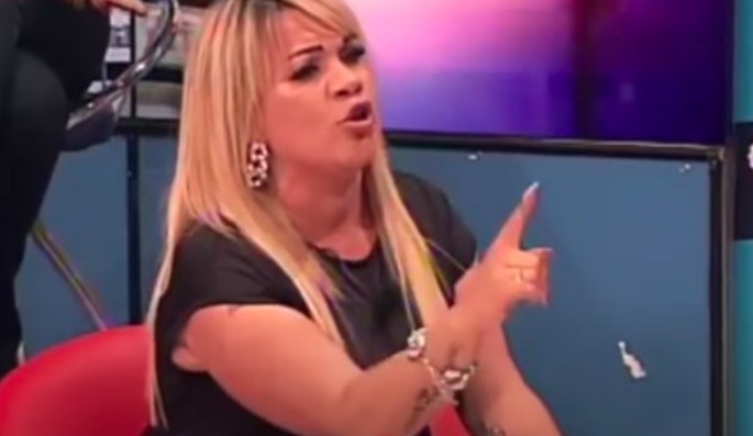 Bufera in tv, Angela da Mondello va su tutte le furie: "Ti faccio fare la posteggiatrice"