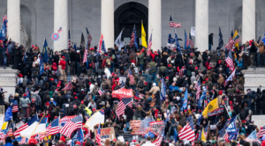 Una donna è stata ferita al petto da spari d'arma da fuoco nell'area del Campidoglio, è in condizioni critiche.