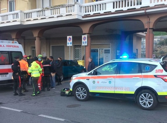 Teramo, bimbo di 1 anno e mezzo precipita dal terzo piano e muore sul colpo