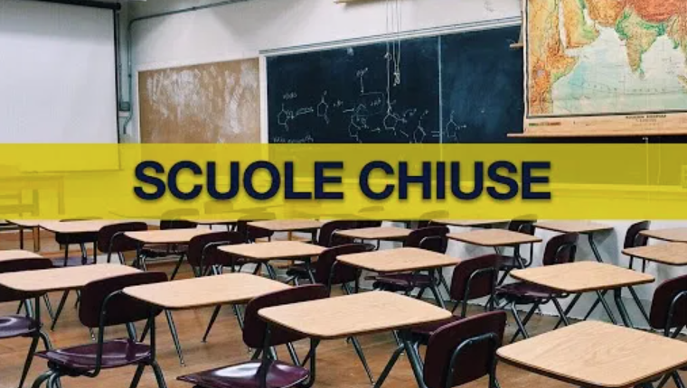 Scuole, parchi e cimiteri chiusi a Napoli dopo l'allerta meteo