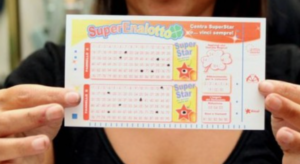 Vinti 100mila euro a Napoli al SuperEnalotto