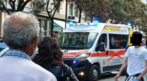 accoltella marito napoli