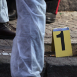 Agguato nella notte a Sant'Antimo, 21enne ferito da 6 colpi di pistola: è grave